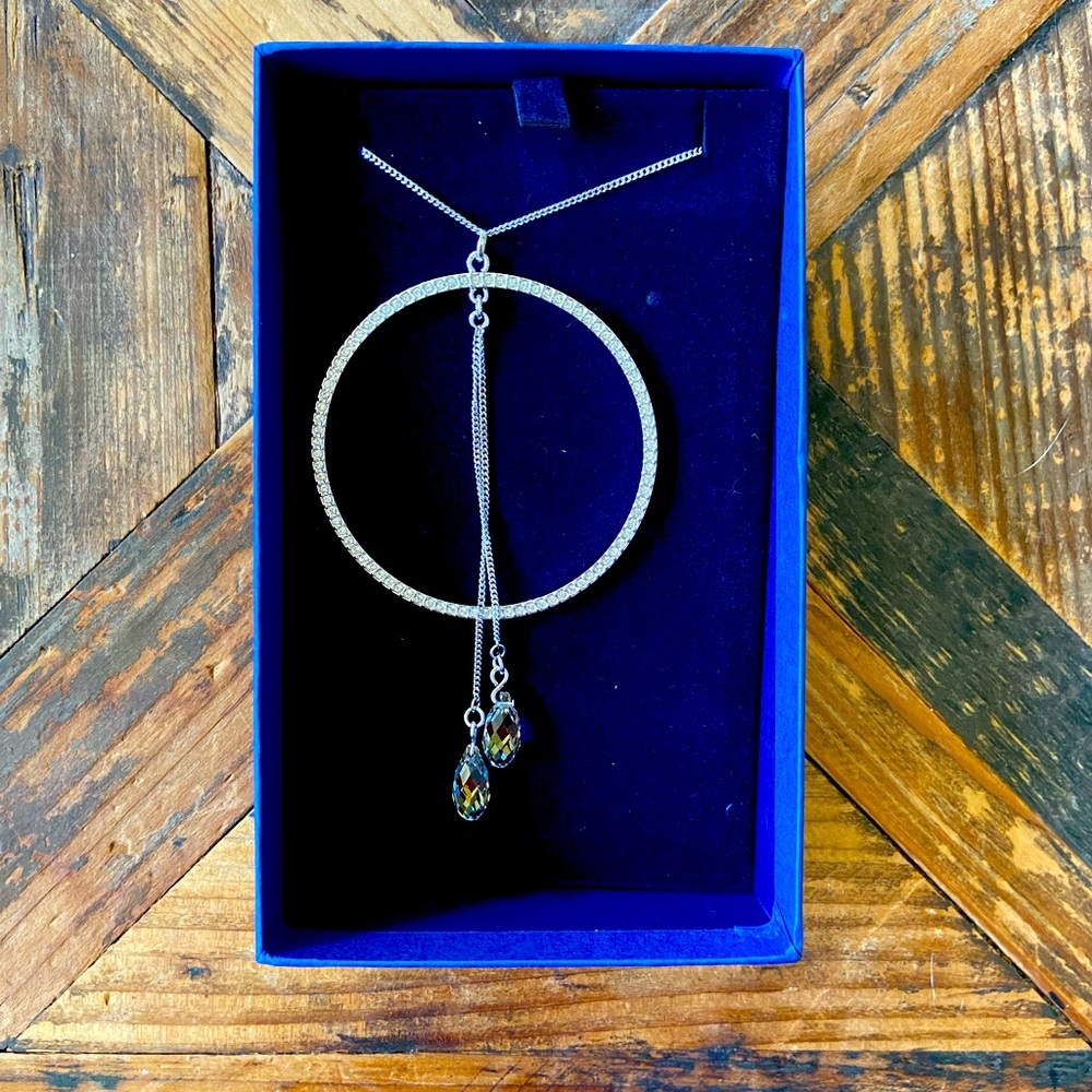 Swarovski crystal eyeliner pendant NIB
